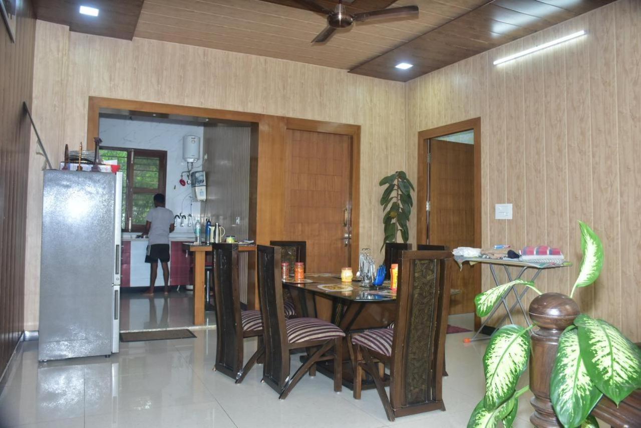 Shreshth Home Stay - Best Family Accommodation - 3Km From Har Ki Pauri, Haridwar, Uttarakhand Kültér fotó