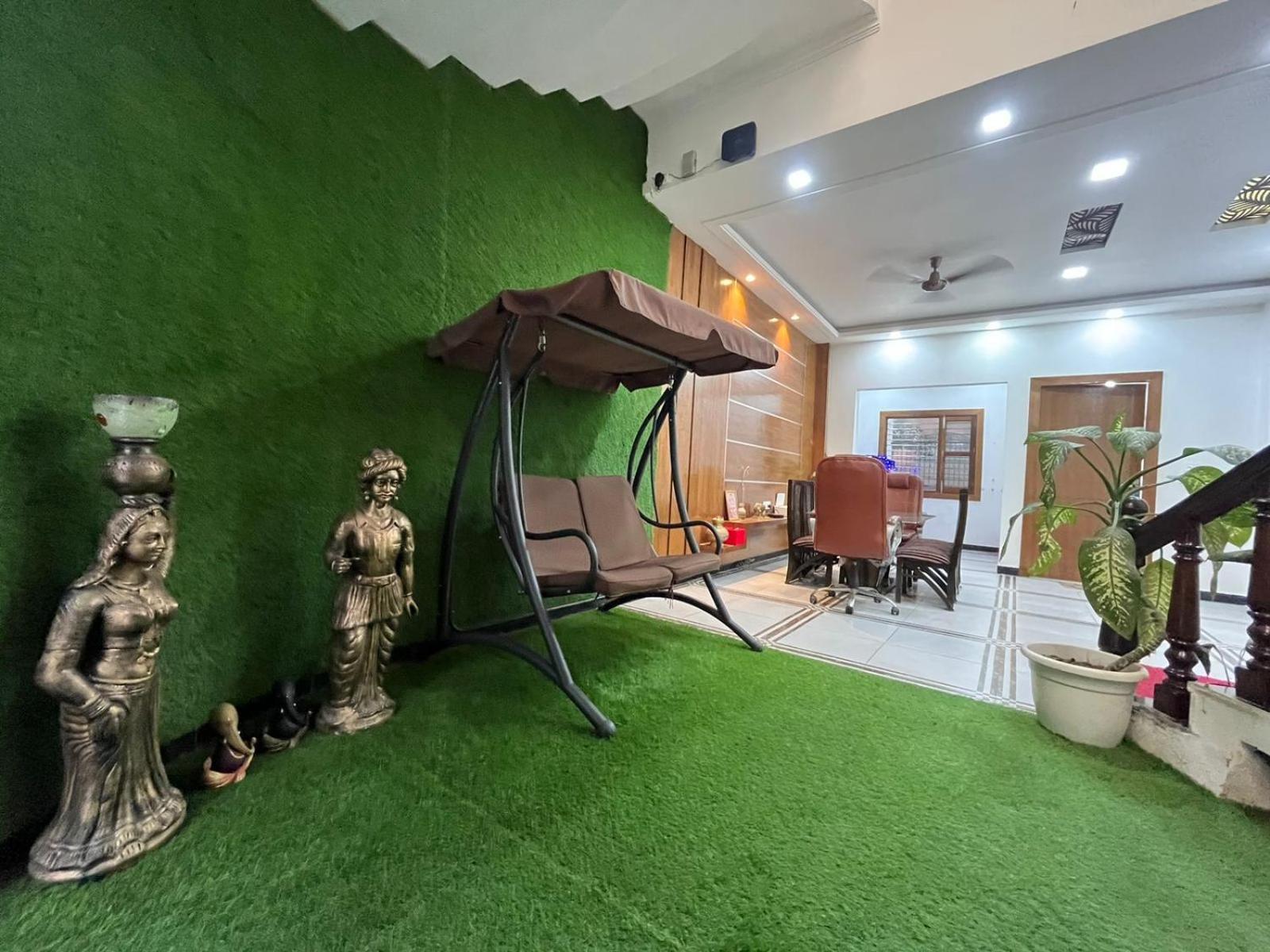 Shreshth Home Stay - Best Family Accommodation - 3Km From Har Ki Pauri, Haridwar, Uttarakhand Kültér fotó
