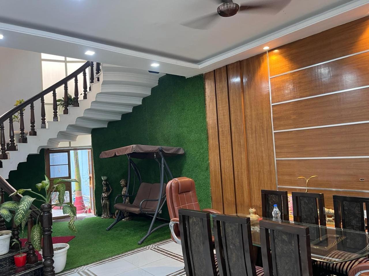 Shreshth Home Stay - Best Family Accommodation - 3Km From Har Ki Pauri, Haridwar, Uttarakhand Kültér fotó