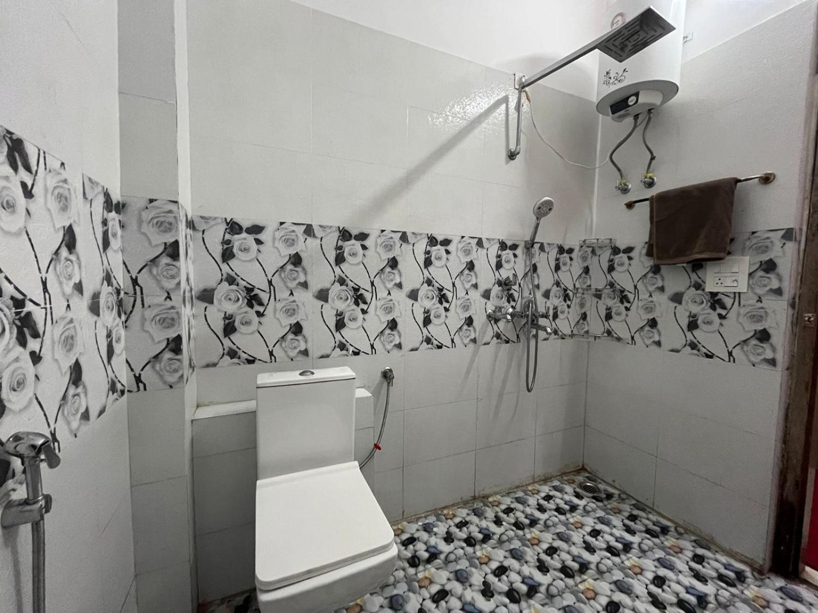 Shreshth Home Stay - Best Family Accommodation - 3Km From Har Ki Pauri, Haridwar, Uttarakhand Kültér fotó