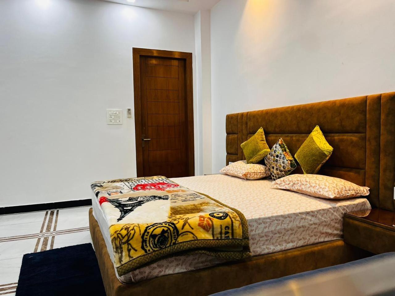Shreshth Home Stay - Best Family Accommodation - 3Km From Har Ki Pauri, Haridwar, Uttarakhand Kültér fotó