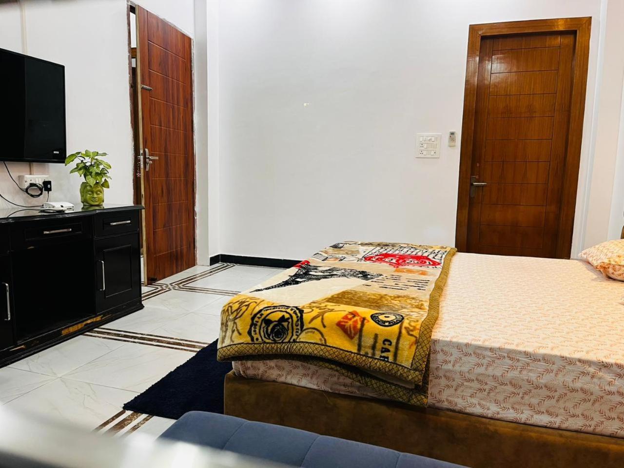 Shreshth Home Stay - Best Family Accommodation - 3Km From Har Ki Pauri, Haridwar, Uttarakhand Kültér fotó