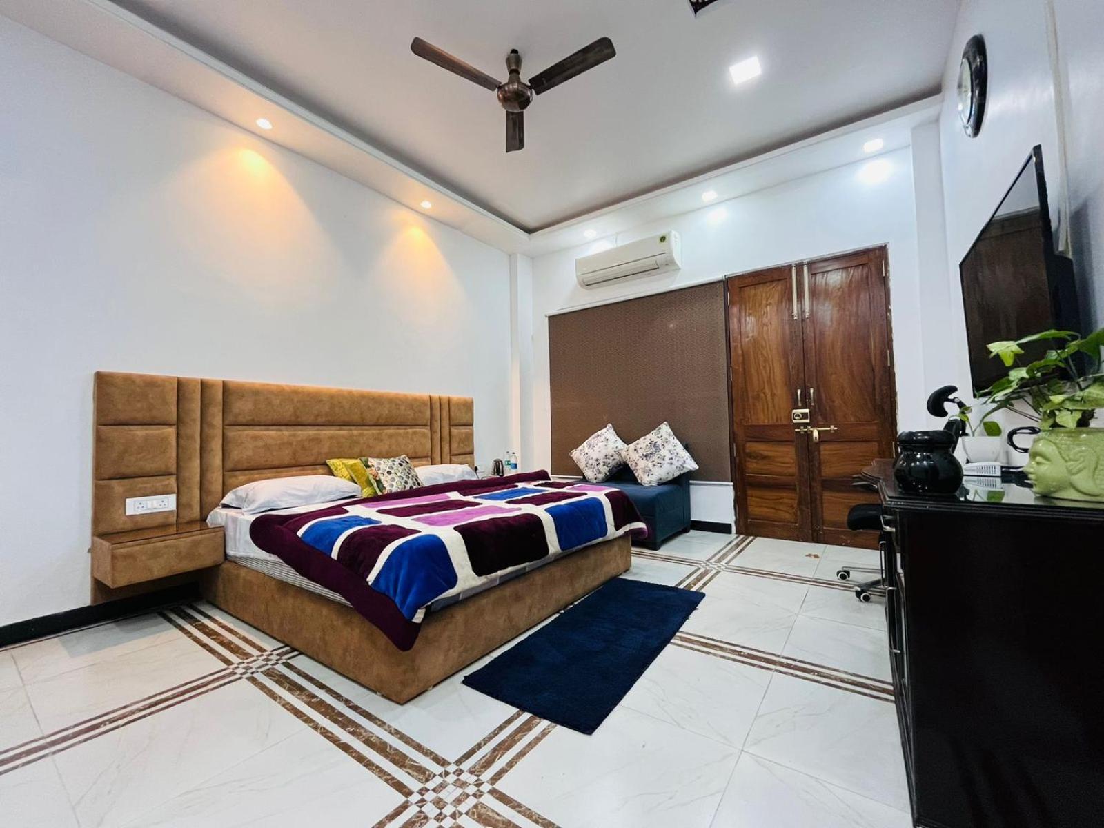 Shreshth Home Stay - Best Family Accommodation - 3Km From Har Ki Pauri, Haridwar, Uttarakhand Kültér fotó