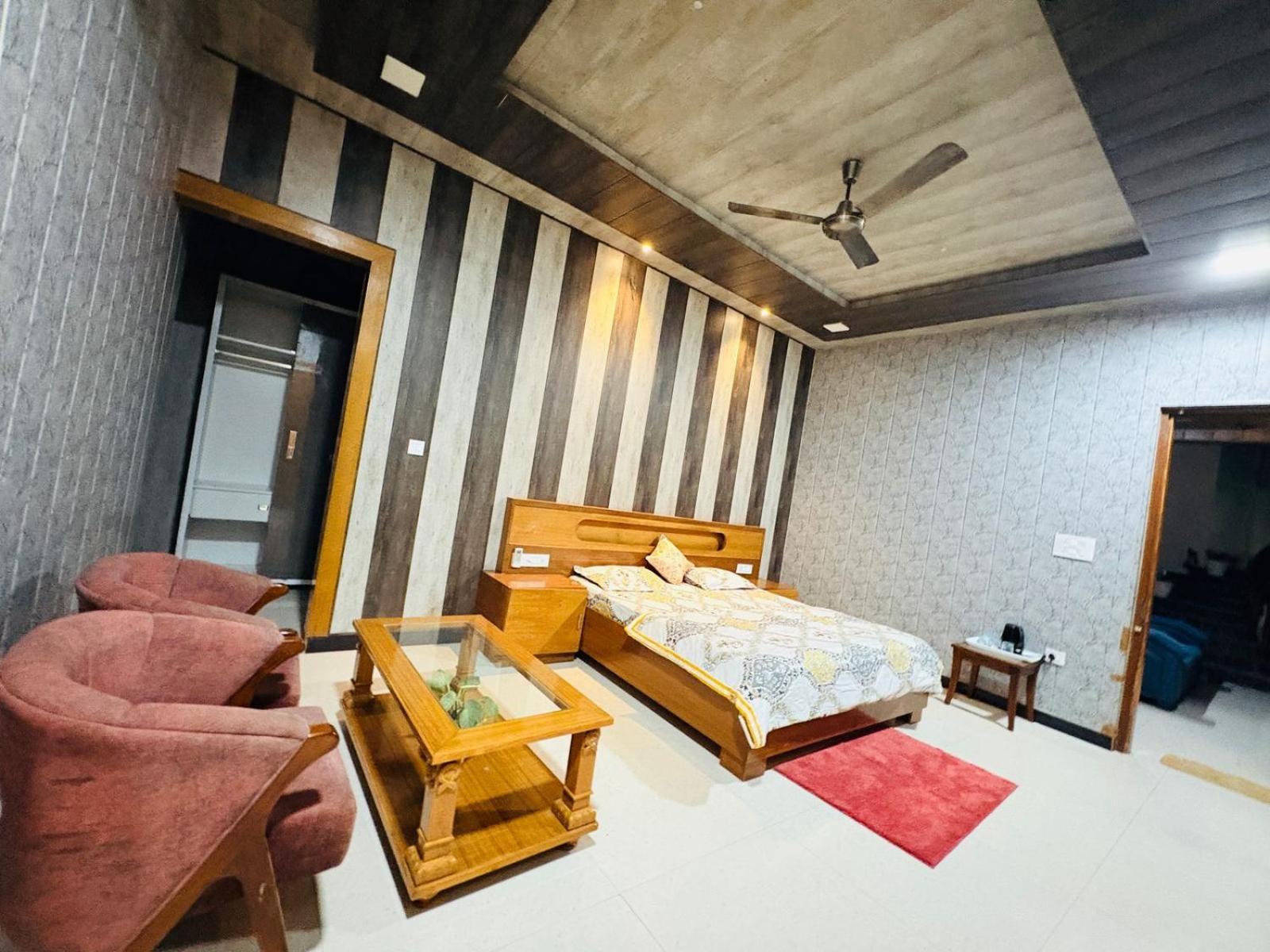 Shreshth Home Stay - Best Family Accommodation - 3Km From Har Ki Pauri, Haridwar, Uttarakhand Kültér fotó