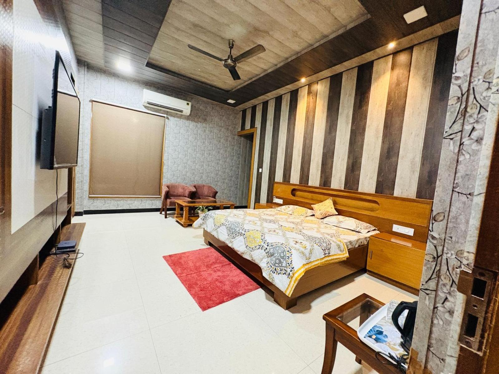 Shreshth Home Stay - Best Family Accommodation - 3Km From Har Ki Pauri, Haridwar, Uttarakhand Kültér fotó